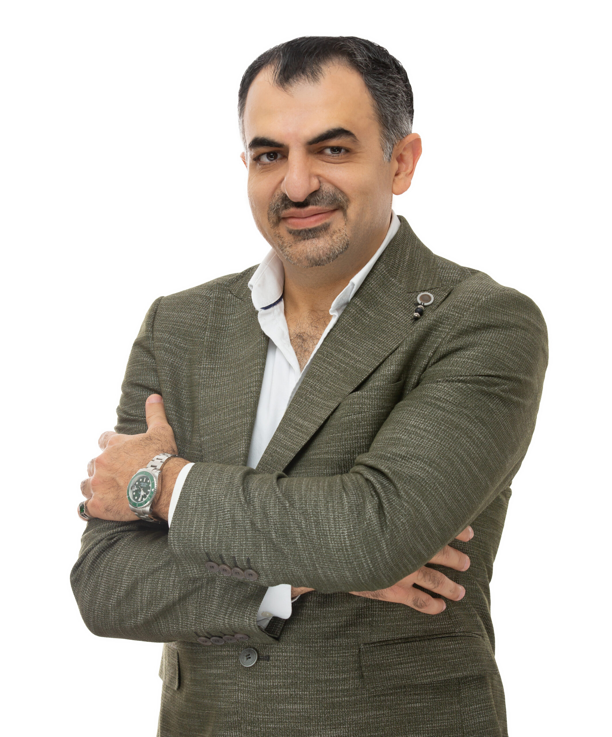 ٠٣